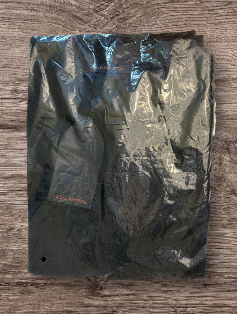Louis Vuitton Men’s Damier Jacquard Terry T-Shirt - Large - Picture 4 of 4